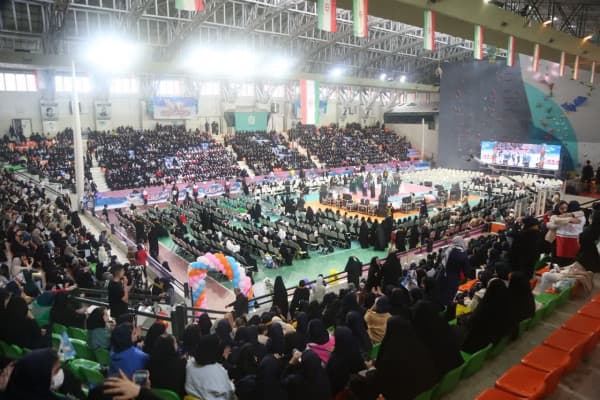 با حضور هزاران دختر زنجانی؛ مراسم جشن 