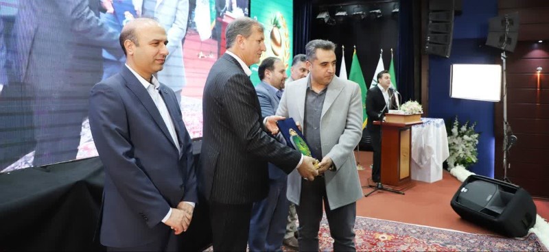در حاشیه مراسم گرامیداشت روز ملی و جهانی زیتون صورت گرفت؛ تجلیل از برترین تولیدکنندگان روغن زیتون