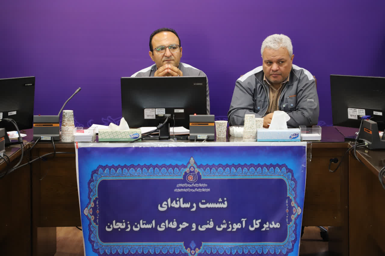 مراسم تکریم مدیرعامل پیشین با حضور عضو هیات مدیره و سرپرست جدید گروه صنعتی ایران‌ترانسفو