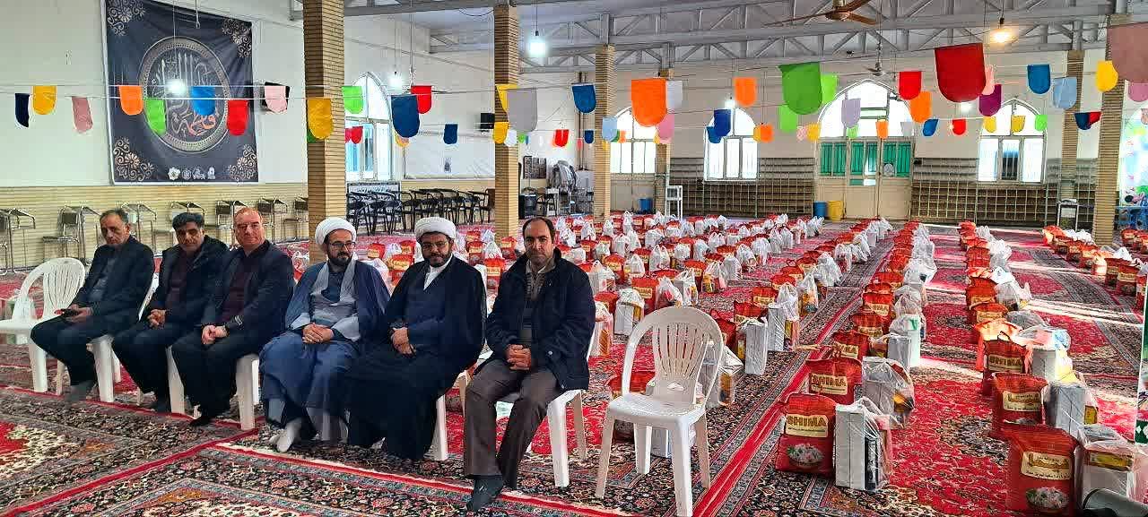 اجرای طرح قرار دوازدهم به نام امام زمان عجل الله با توزیع ۵۰۰ بسته معیشتی در قیدار 