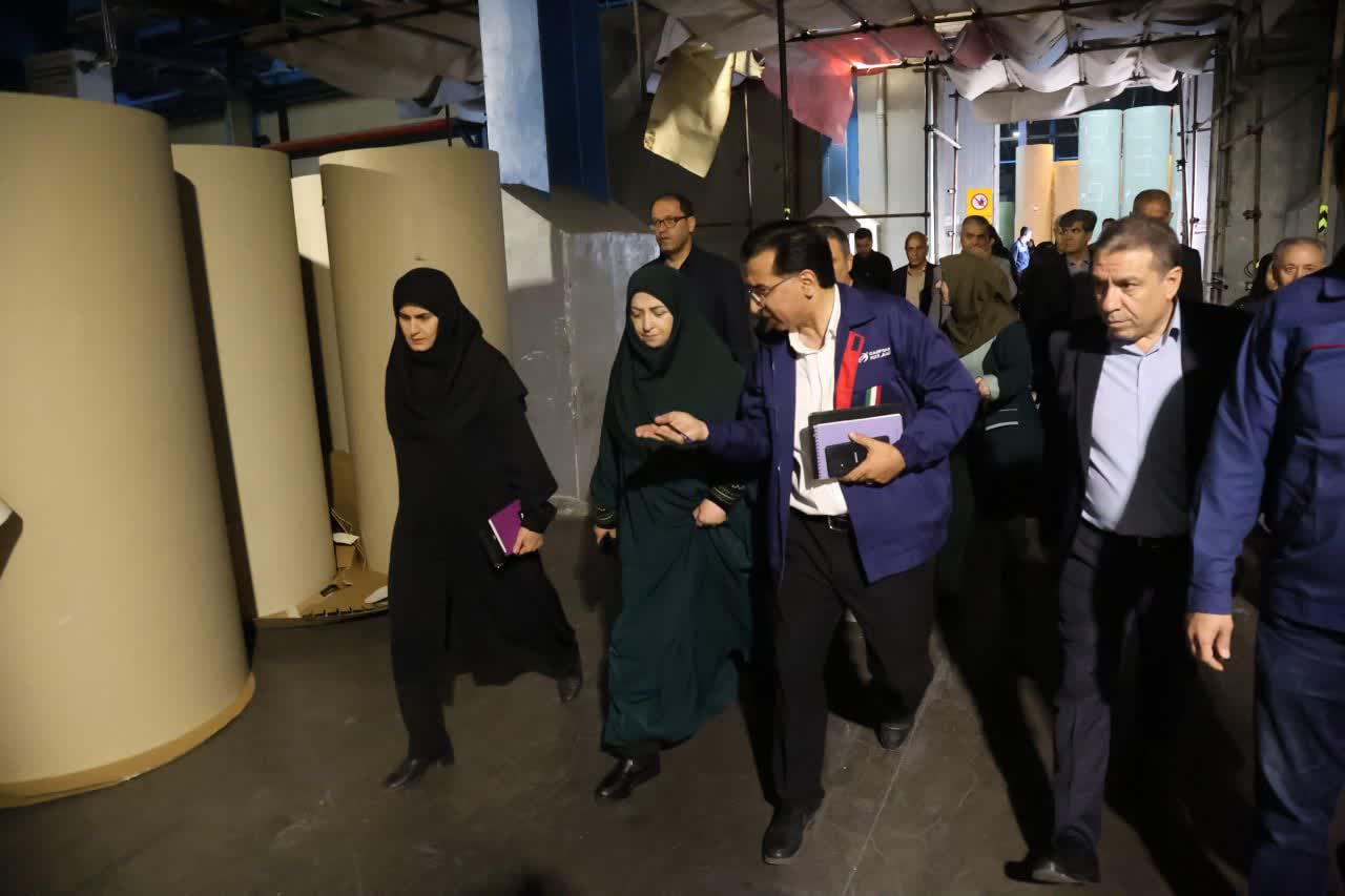  بازدید معاون رئیس‌جمهور و معاون اقتصادی استاندار زنجان از مجتمع کاغذسازی راشاکاسپین ایرانیان